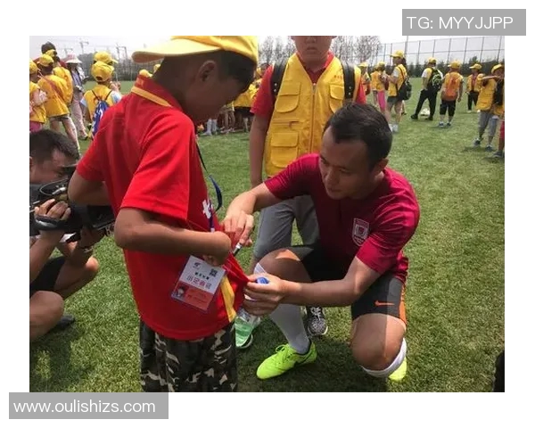 与足球明星零距离互动体验精彩瞬间的完美之旅 与足球明星零距离互动体验精彩瞬间的完美之旅