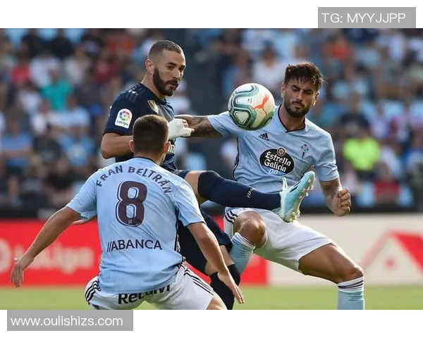 足球明星独特技术特点解析与风格对比分析